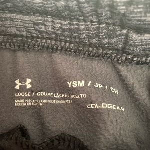 Under Armour coldgear sweatpants. Great condition. Size YSM.